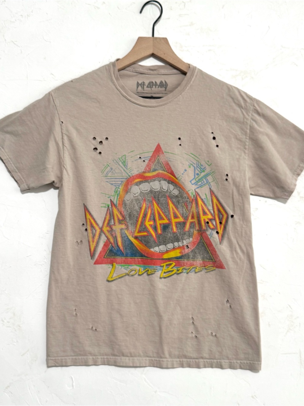 Def Leppard Love Bites Distressed Graphic Band Tee S/M